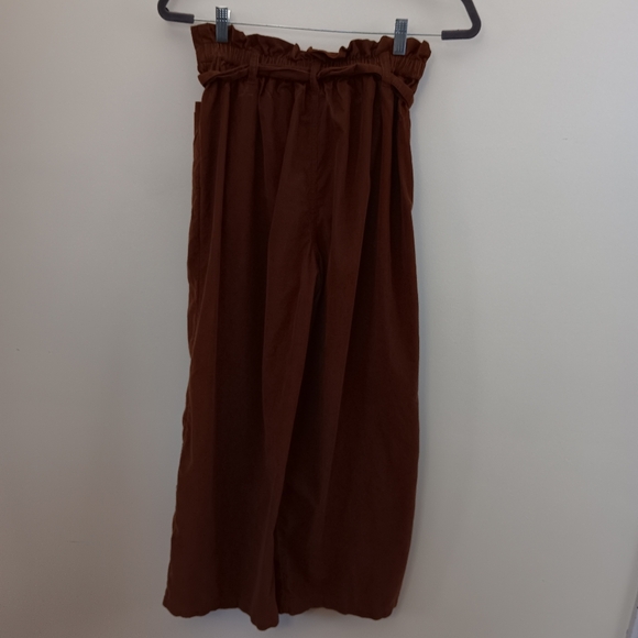 American Eagle, light weight, cropped corduroy Wide legged pants, size small - Picture 4 of 11